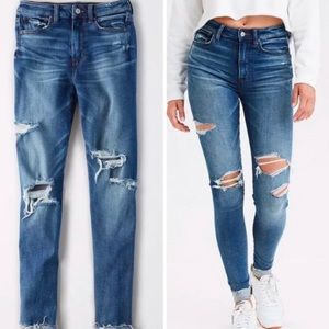 American Eagle Distressed Super High Rise Jegging